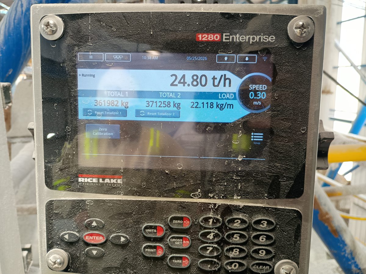 Indicador Rice Lake 1280 Enterprise en báscula de banda, pesaje continuo en toneladas por hora